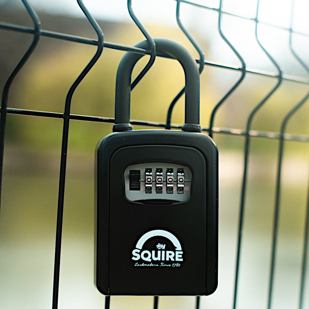 SQUIRE Portable 4 Wheel Key Keep 1 Combination Key Safe With Shackle