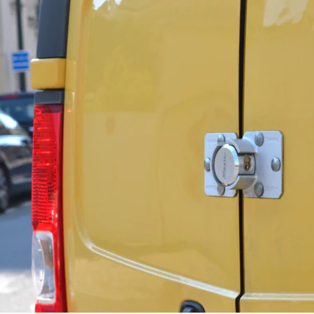 MASTER LOCK Van Lock Hasp & Round Padlock 736EURD